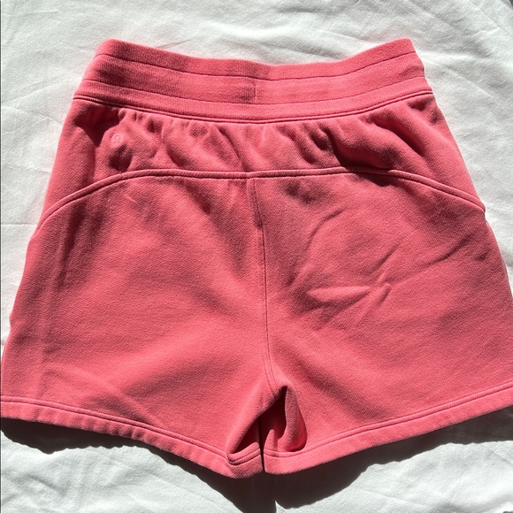 Lululemon Scuba High-Rise Short 5" - Picture 7 of 14